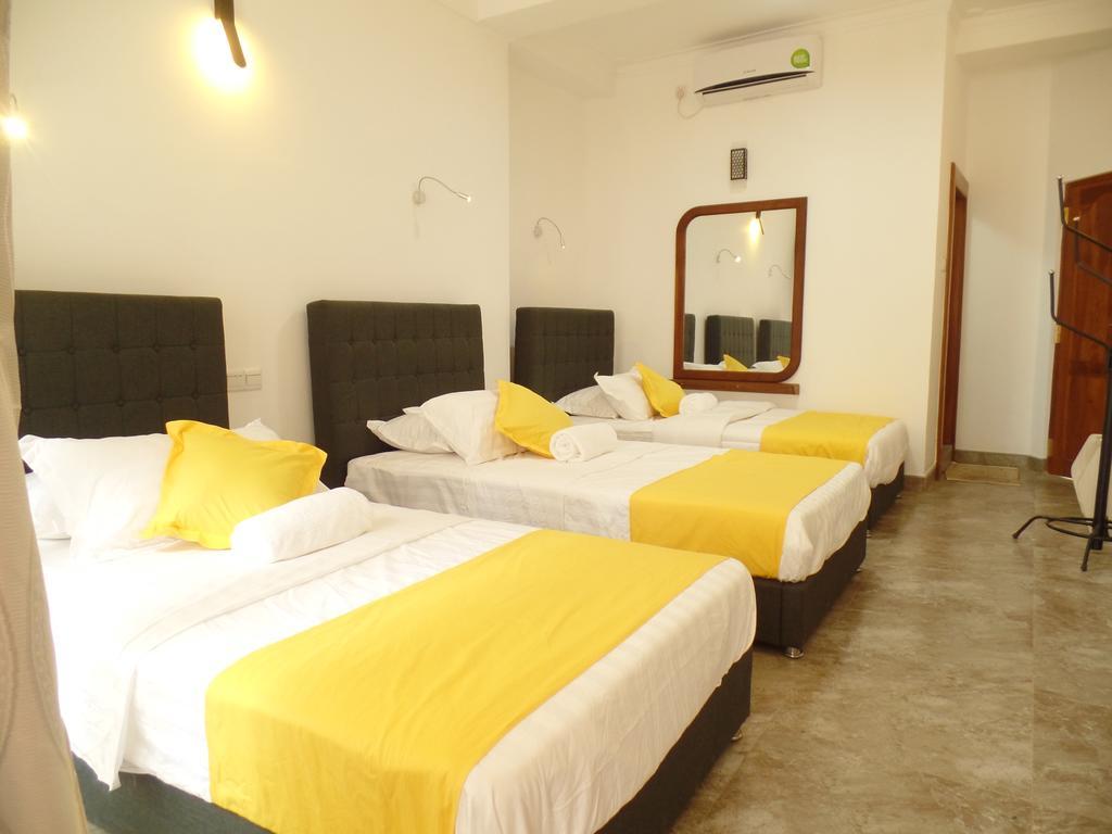 Kandyan Bluestar Villa Bagian luar foto