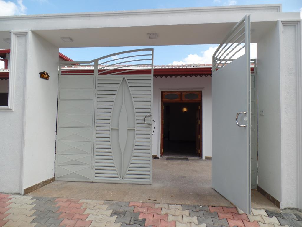 Kandyan Bluestar Villa Bagian luar foto