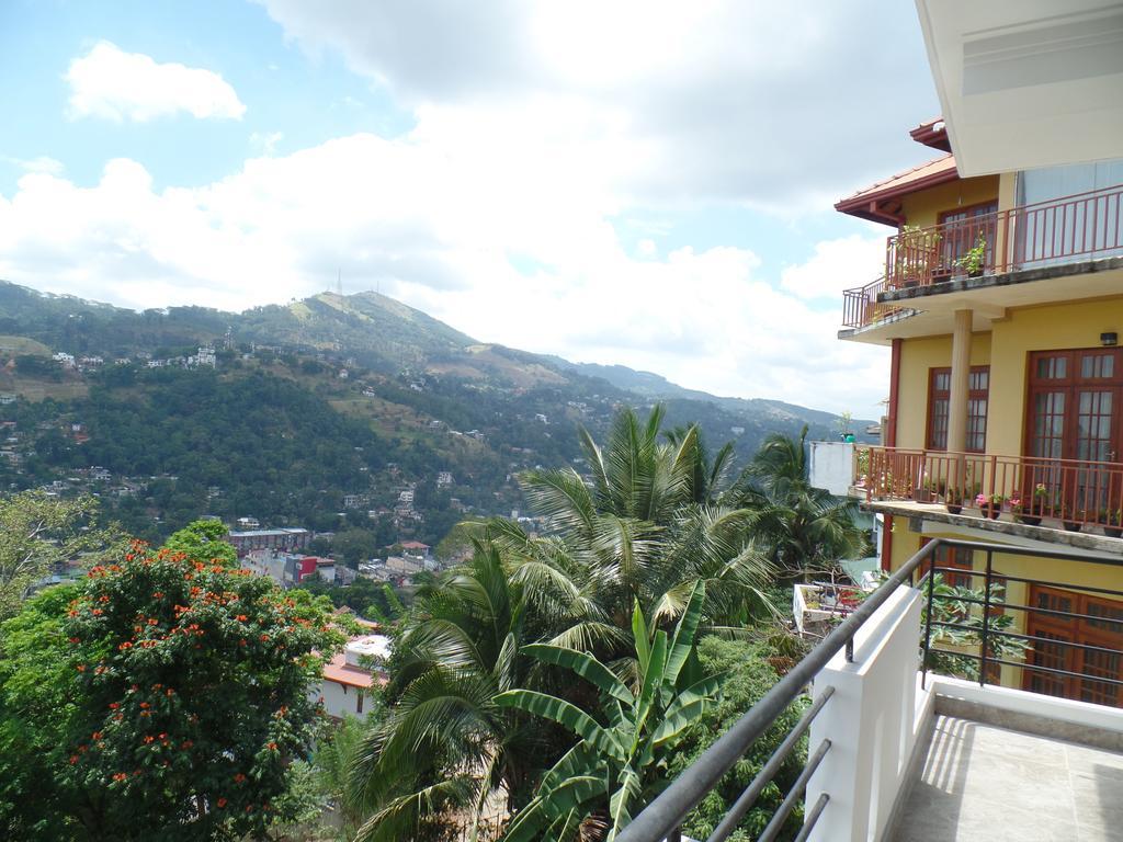 Kandyan Bluestar Villa Bagian luar foto