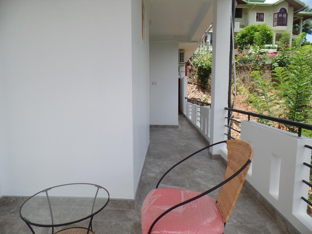 Kandyan Bluestar Villa Bagian luar foto