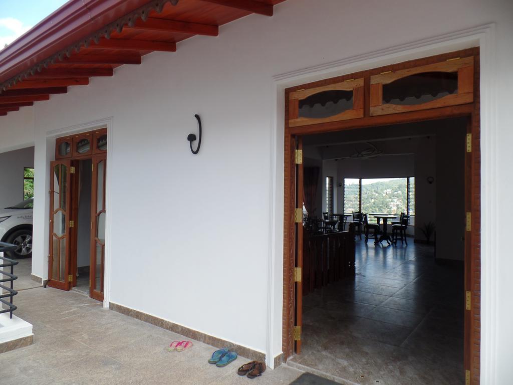Kandyan Bluestar Villa Bagian luar foto