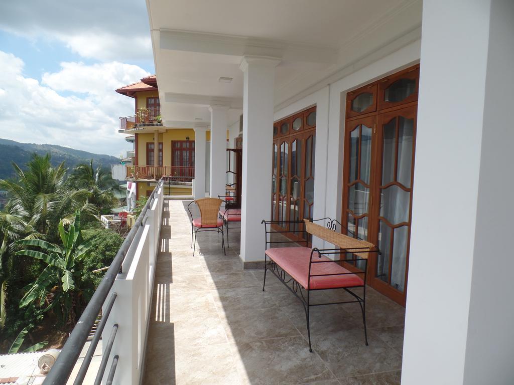 Kandyan Bluestar Villa Bagian luar foto