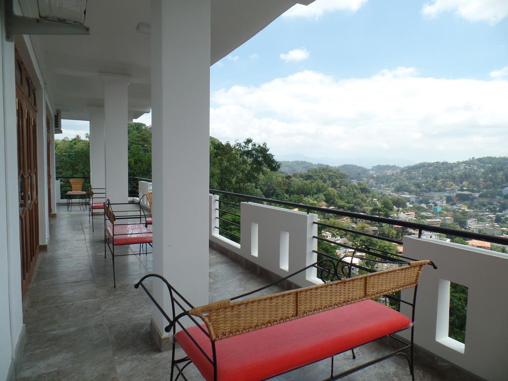 Kandyan Bluestar Villa Bagian luar foto