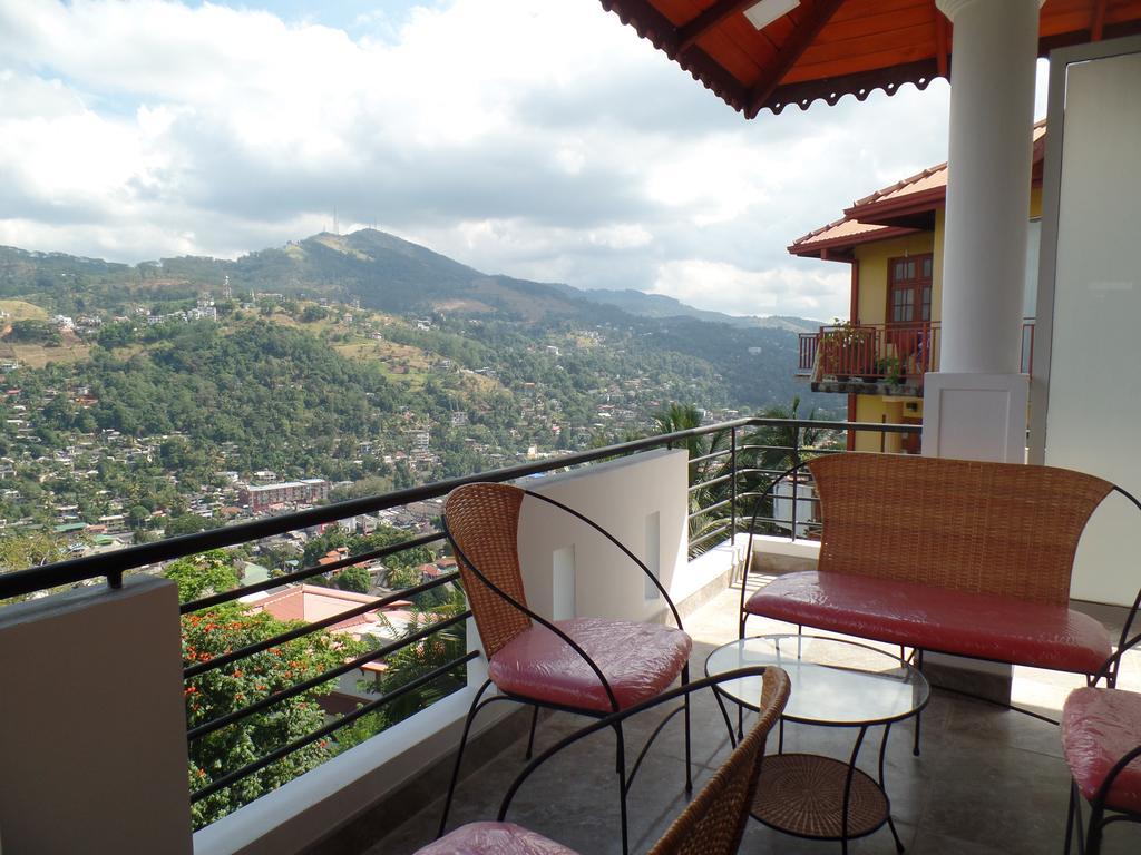 Kandyan Bluestar Villa Bagian luar foto
