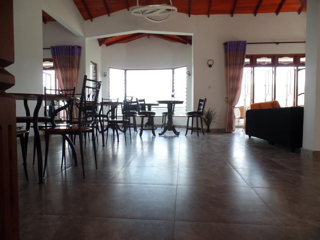Kandyan Bluestar Villa Bagian luar foto