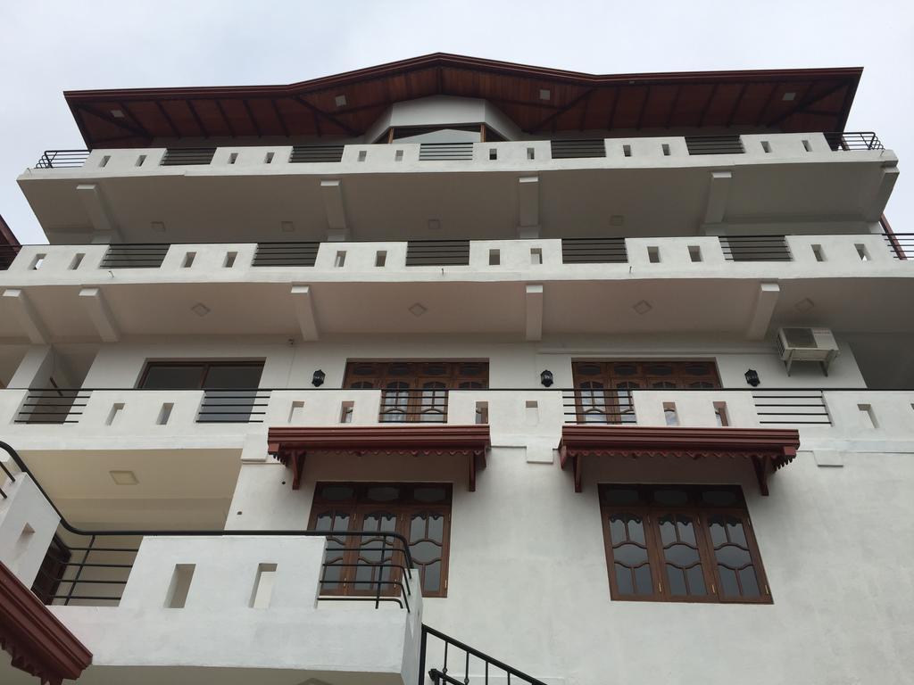 Kandyan Bluestar Villa Bagian luar foto
