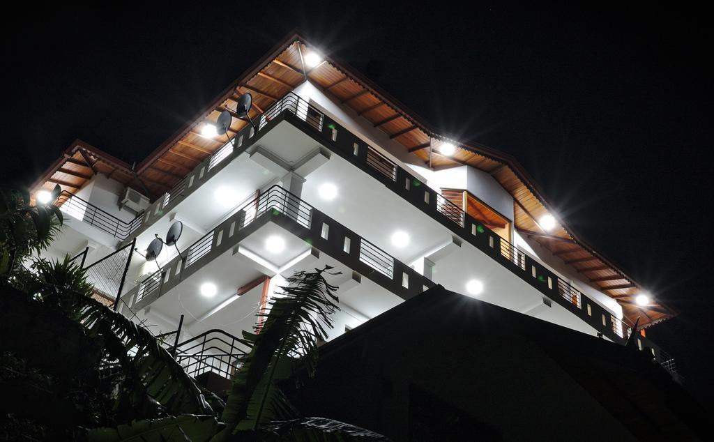 Kandyan Bluestar Villa Bagian luar foto